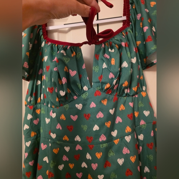 Unique Vintage Emerald Dress - Picture 2 of 6